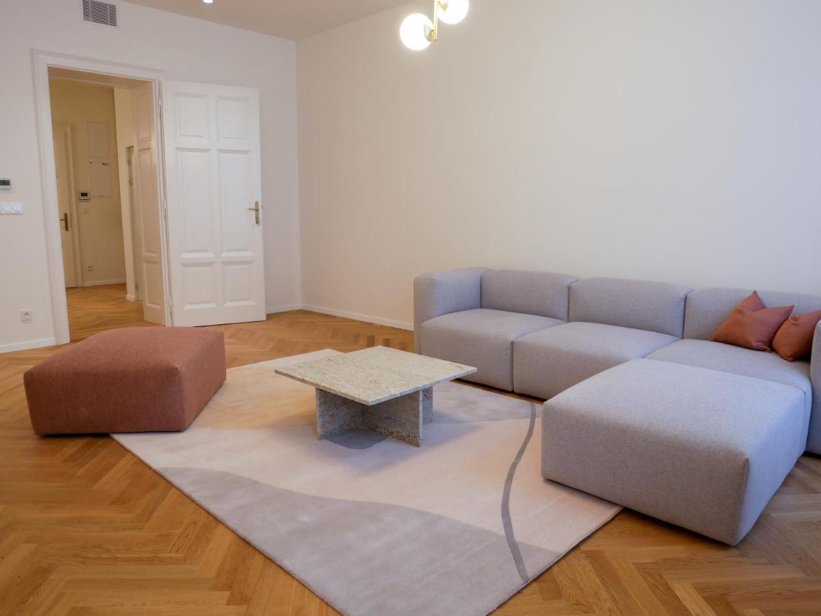 Laurinska 1 Apartments Bratislava Bagian luar foto