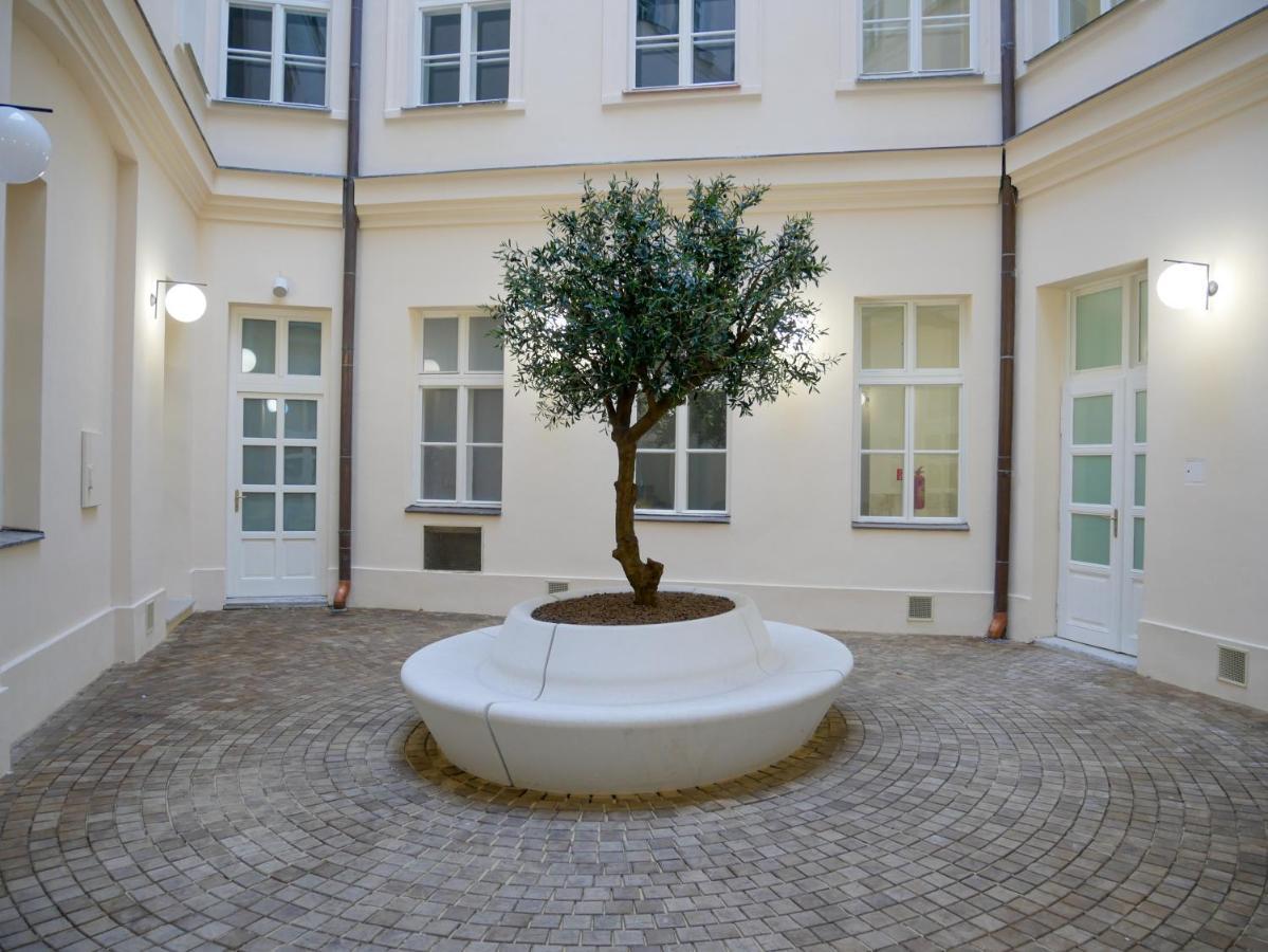 Laurinska 1 Apartments Bratislava Bagian luar foto