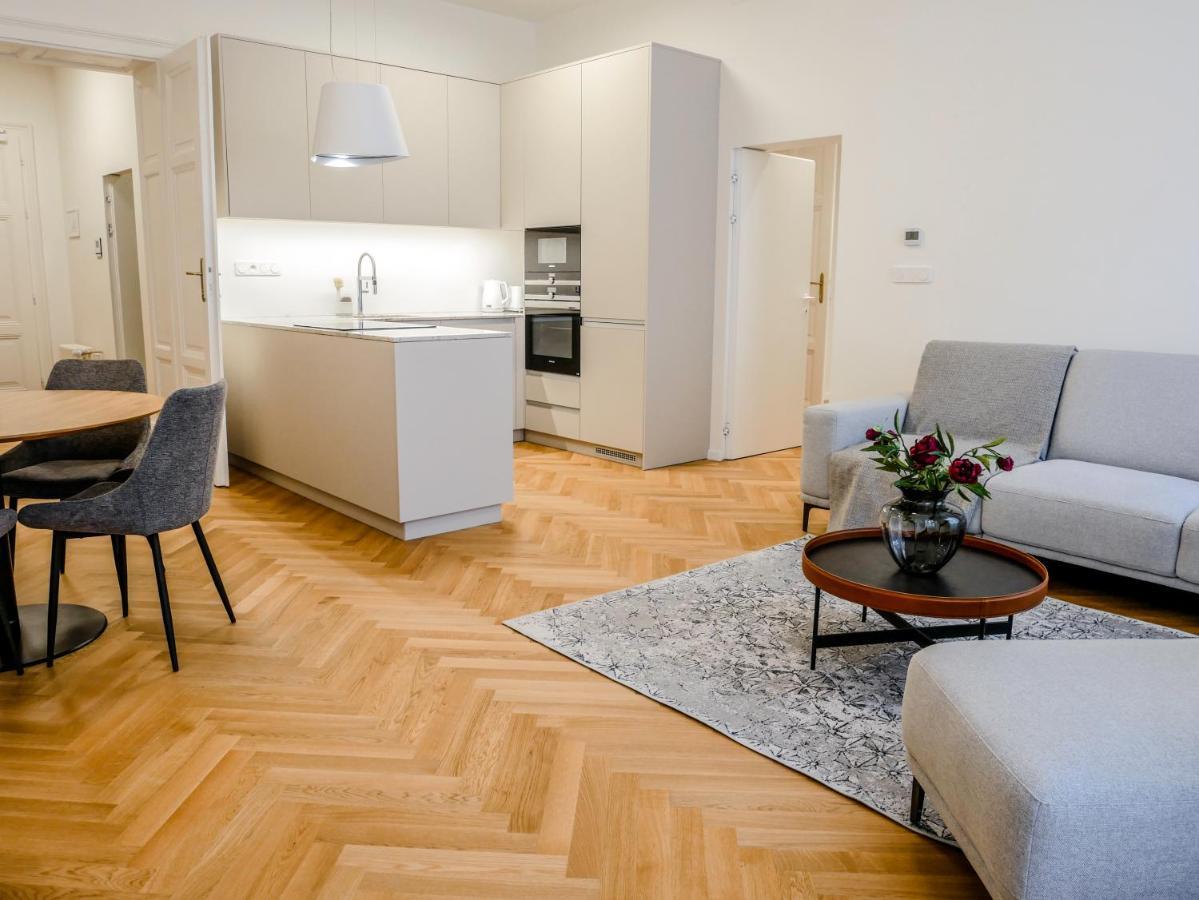 Laurinska 1 Apartments Bratislava Bagian luar foto