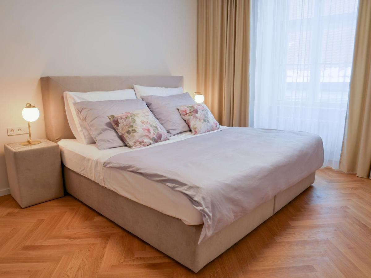 Laurinska 1 Apartments Bratislava Bagian luar foto