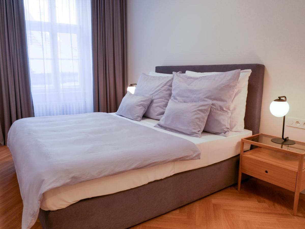 Laurinska 1 Apartments Bratislava Bagian luar foto