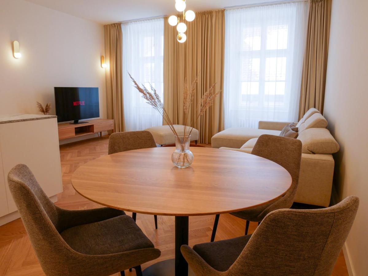 Laurinska 1 Apartments Bratislava Bagian luar foto