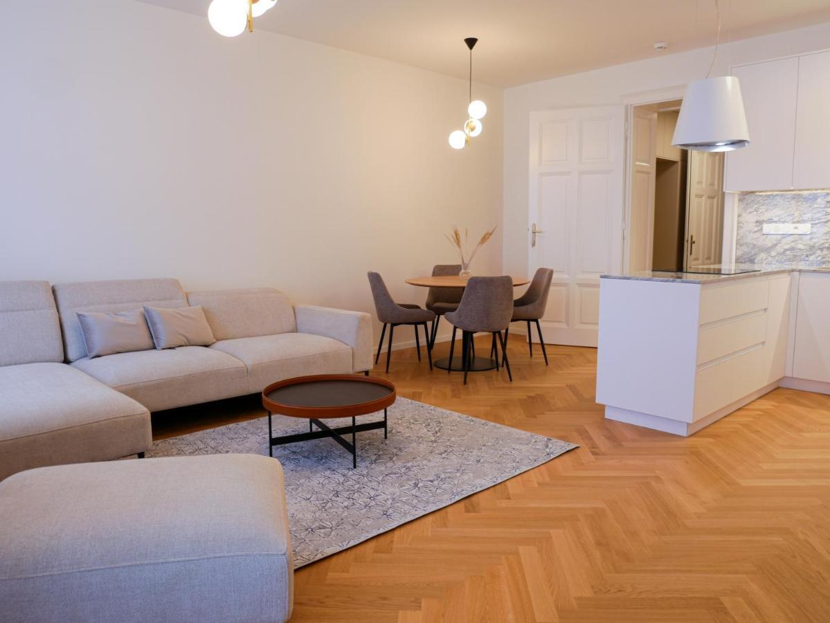 Laurinska 1 Apartments Bratislava Bagian luar foto