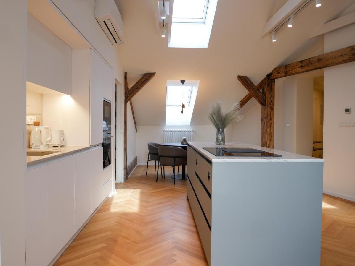 Laurinska 1 Apartments Bratislava Bagian luar foto