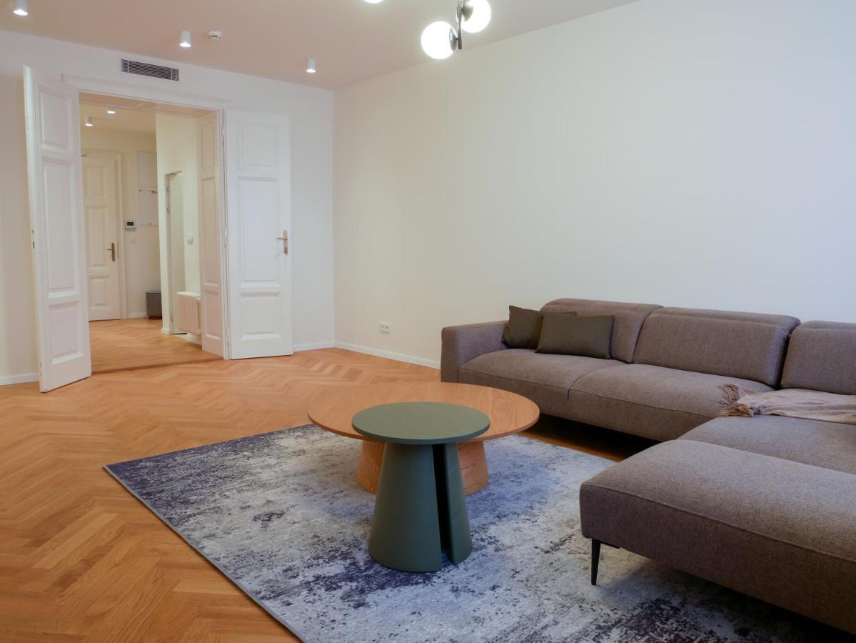 Laurinska 1 Apartments Bratislava Bagian luar foto